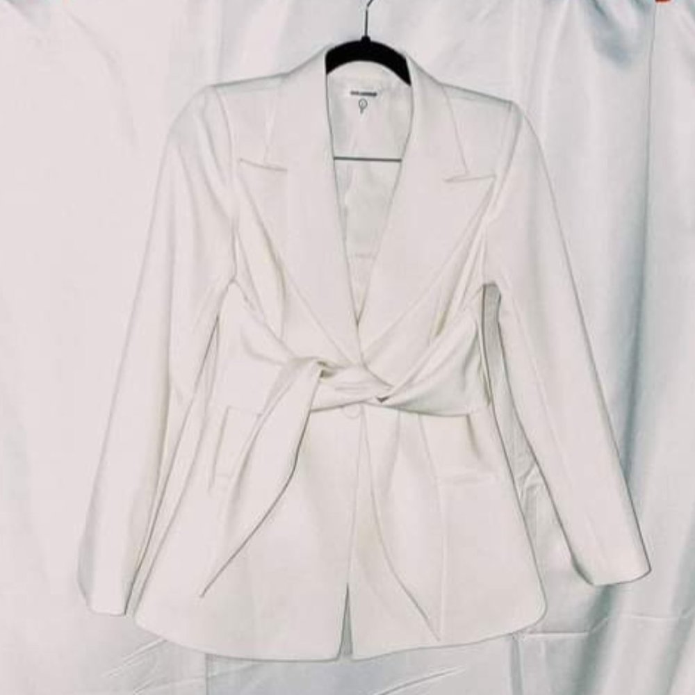 Good American White Blazer with Belted Waist - Picture 3 of 6